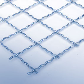 Wire screens with intermediate crimp